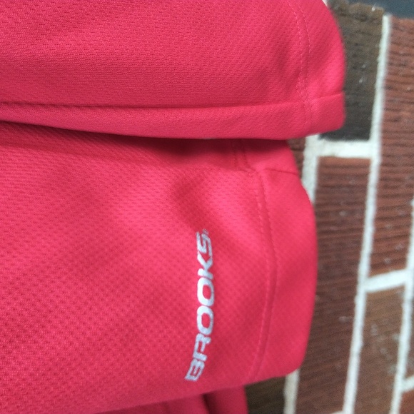 Brooks active wear Dri-fit long sleeve - Picture 3 of 5